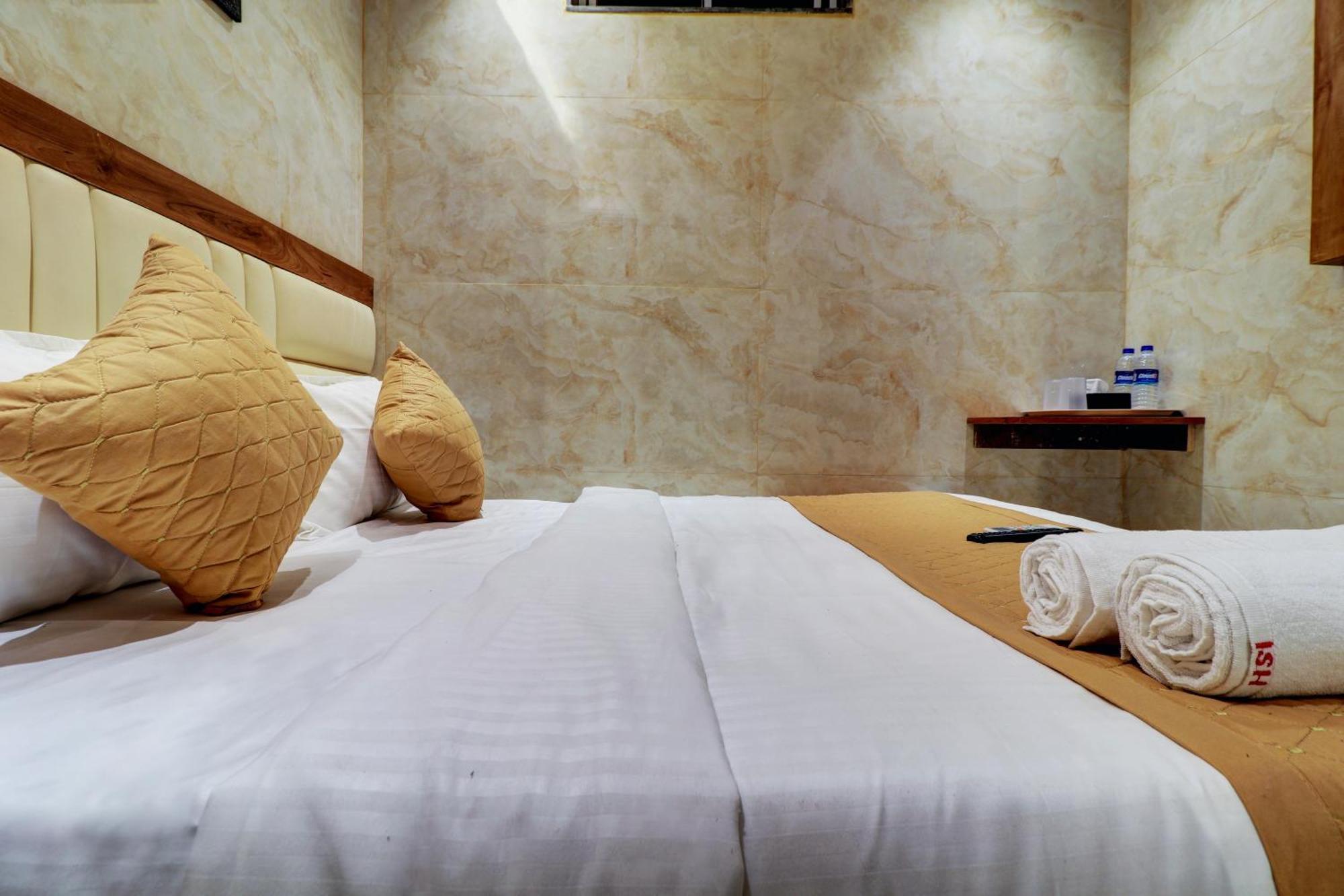 Hotel Omega Mumbai Luaran gambar